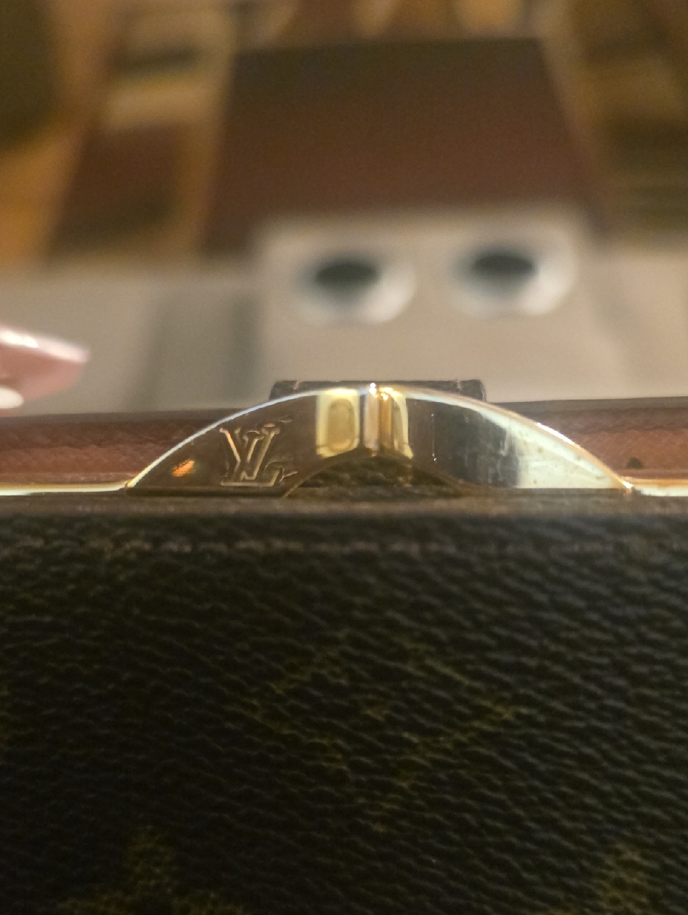 Louis Vuitton Monogram Canvas Wallet & Kiss Lock - Picture 3 of 9